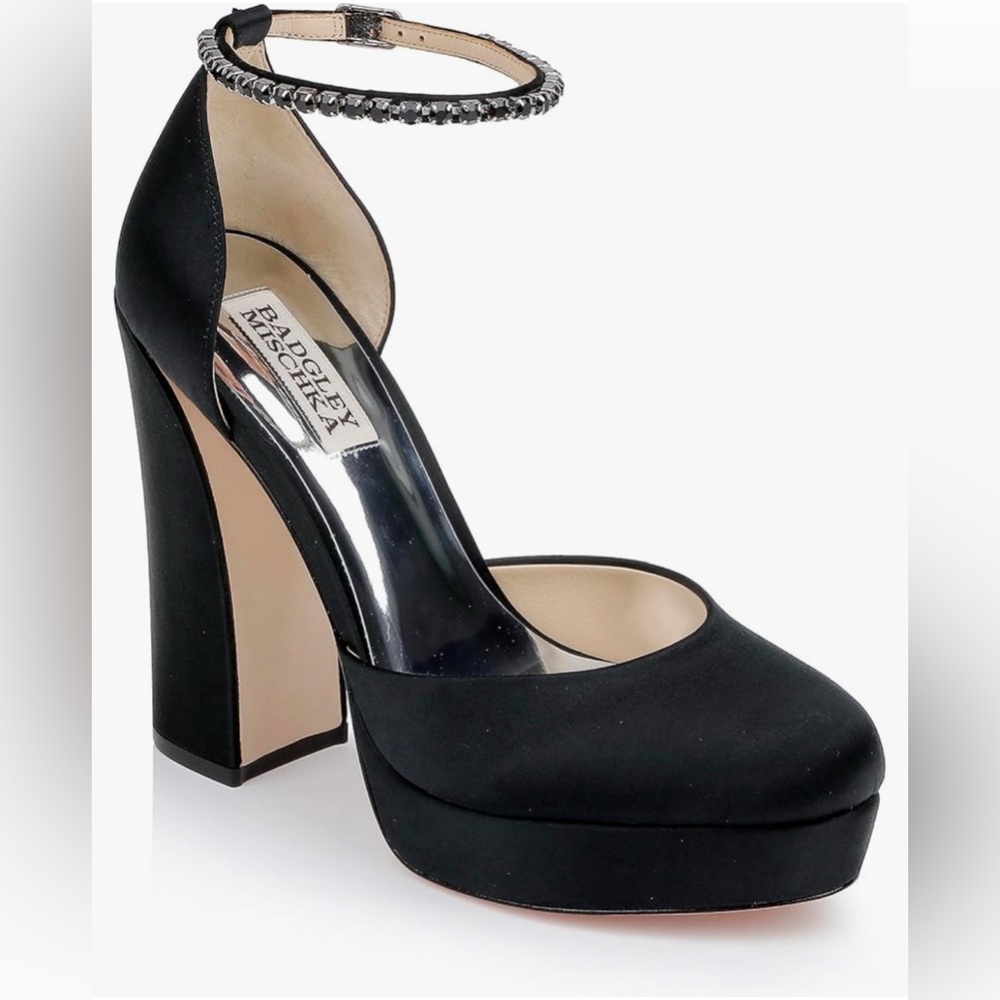 NWT never worn Badgley Mischka black satin Felixa pumps